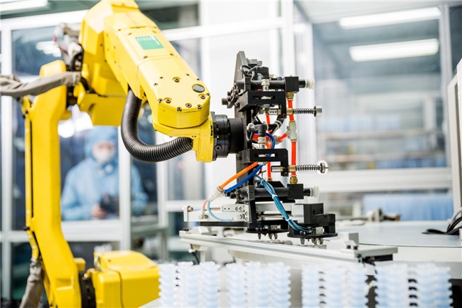 天貓健康探訪(fǎng)海昌品質(zhì)工廠(chǎng) 揭秘隱形眼鏡行業(yè)的中國(guó)“高端局”技術(shù)開(kāi)發(fā)